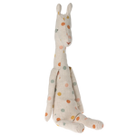 maileg - medium safari friend giraffe - winter's moon