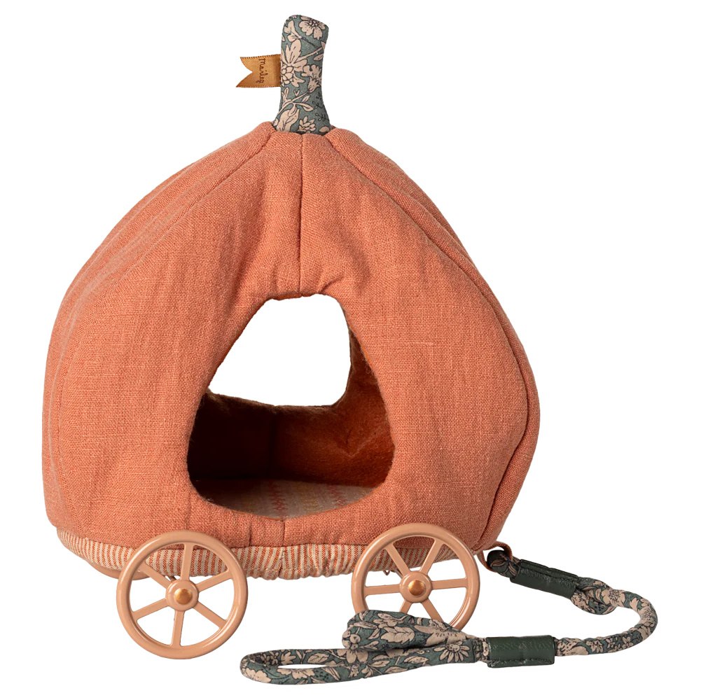 maileg - mouse pumpkin carriage on plain background - winter's moon